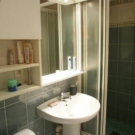 Apartment Le Lavandou, 2 Pieces, 4 Personnes - Fr-1-251-459