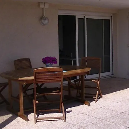 Le Lavandou, 2 Pieces, 4 Personnes - Fr-1-251-459 Apartment